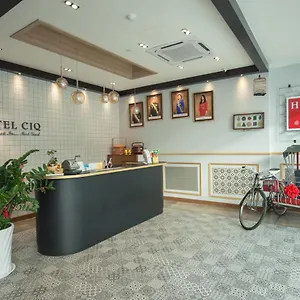 https://hotel-ciq-jalan-trus.johorbahruhotels.net
